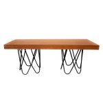 Mesa de madeira com Pés de Ferro Preto